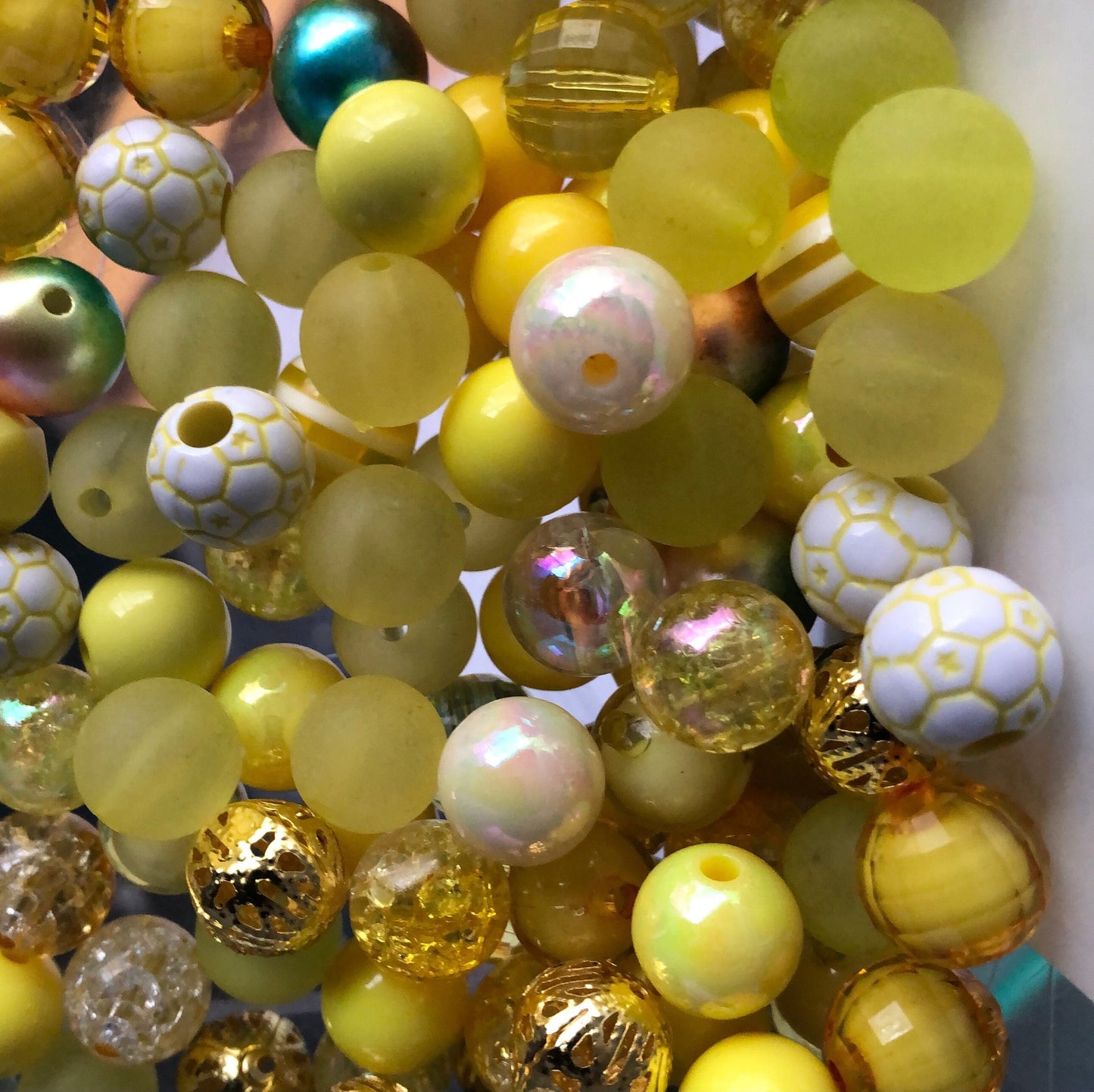 Yellow bubblegum beads, 12mm acrylic beads, assorted mix bead soup Yellows and golds theme mix styles