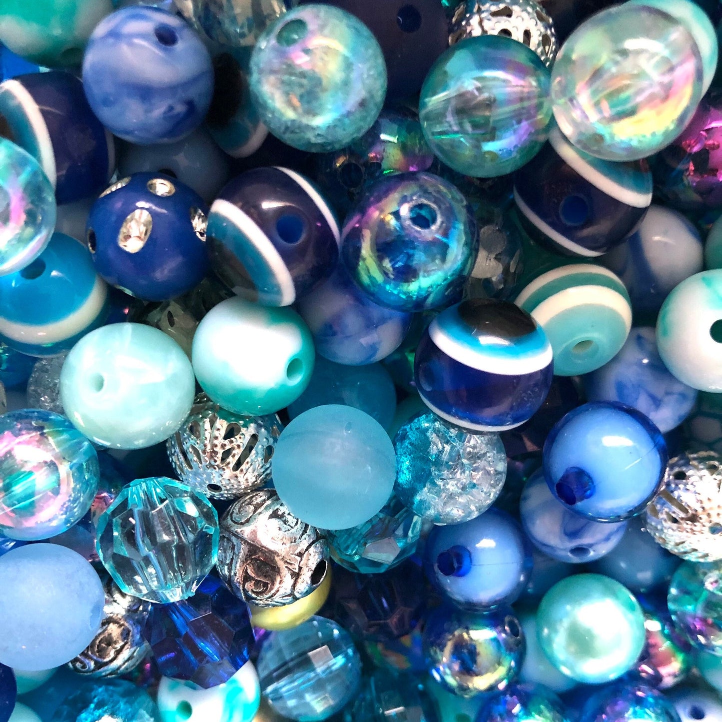Blue Bubblegum beads, acrylic 12mm assorted mix Pale blues with silver theme mix styles