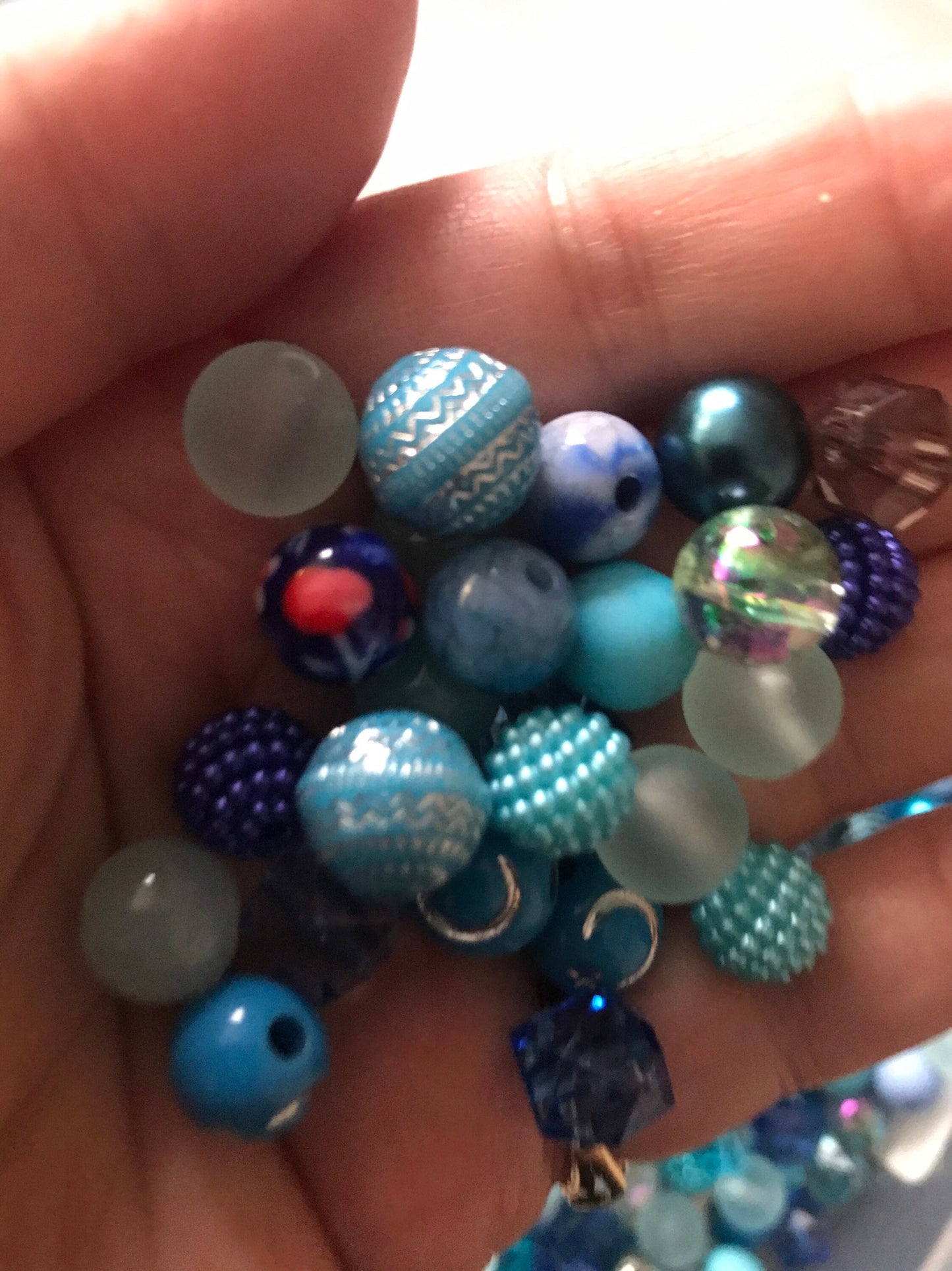 Blue Bubblegum beads, acrylic bead mix 10mm of assorted blue shades with silver theme