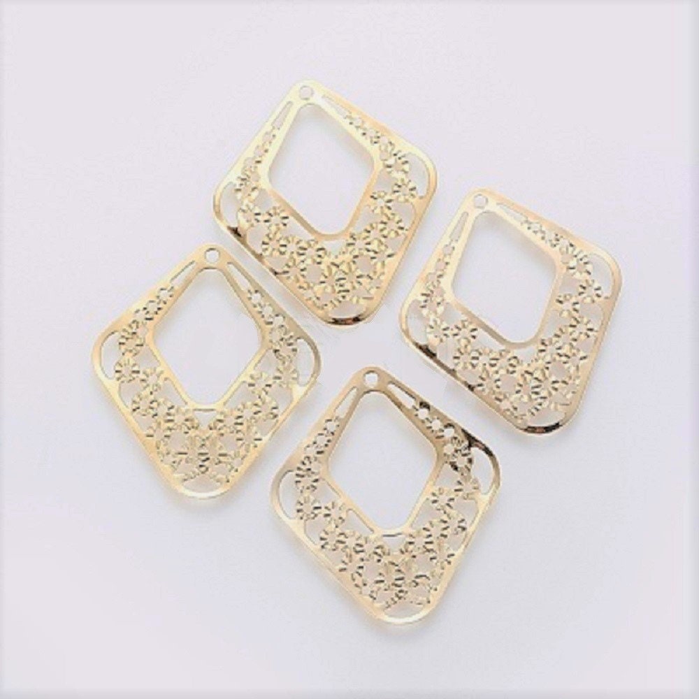 Gold Filigree Pendants, triangle Rhombus, Golden 30mm long lightweight gold tone finding