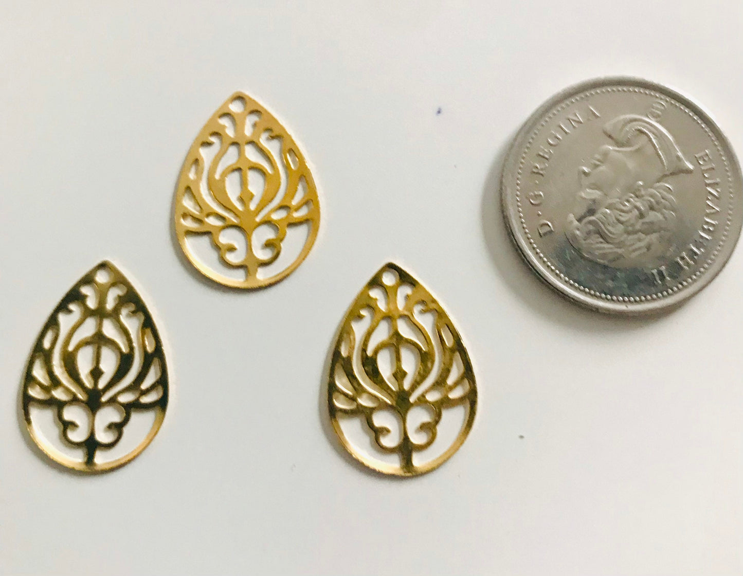 teardrop filigree Pendants, Teardrop, Golden, 20mm Etched Metal Embellishments light decorative filigree