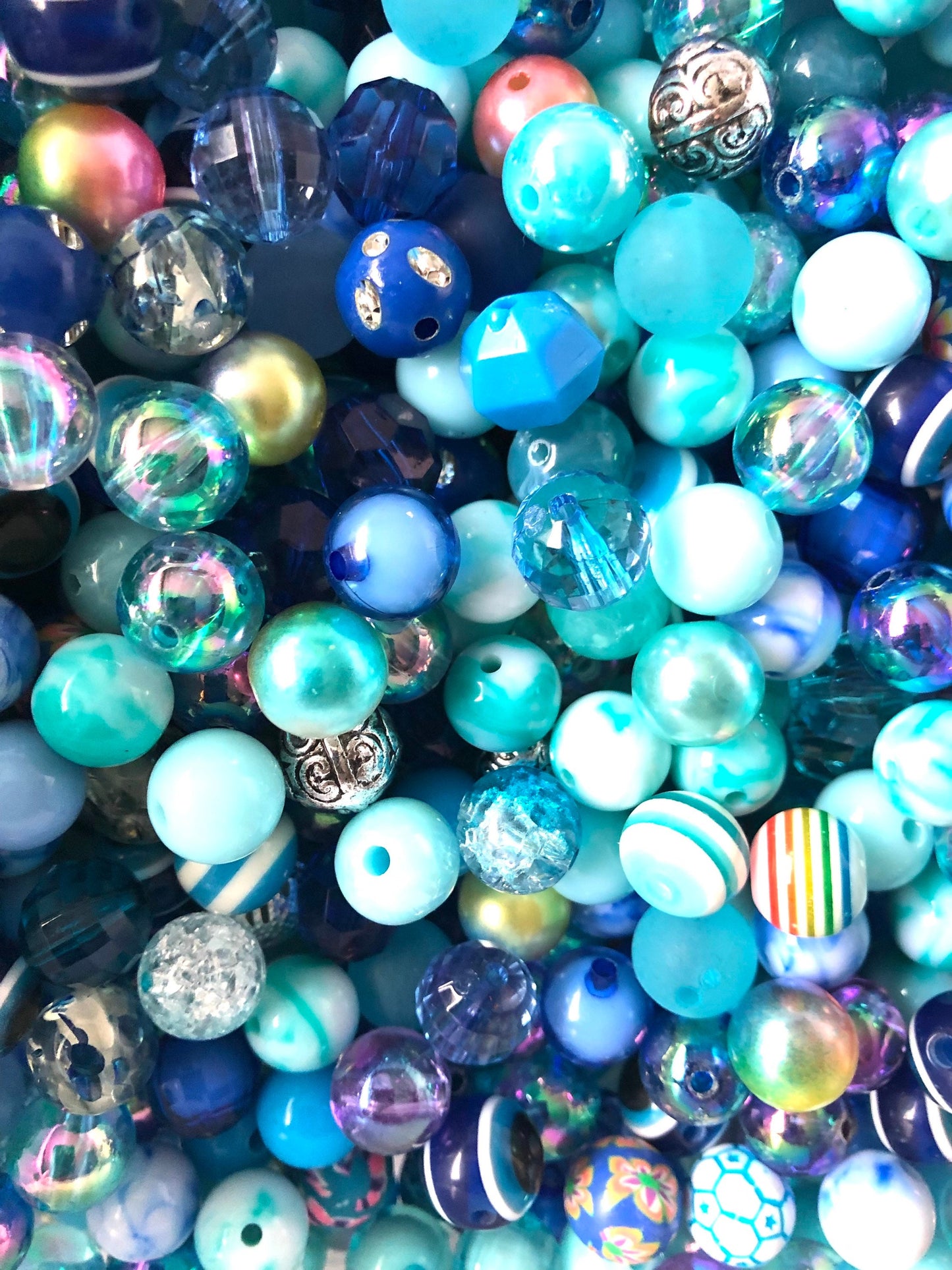 Blue Bubblegum beads, acrylic 12mm assorted mix Pale blues  with silver theme mix styles