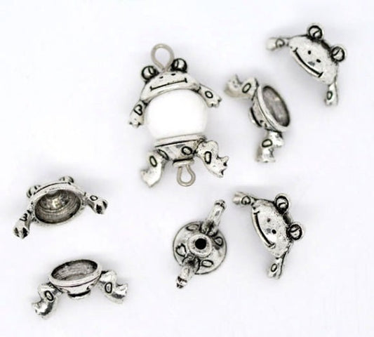 Silver Frog Bead Cap 2 piece sets detailed 3D pattern with eyes and feet top and bottom detailed frog sets frogs charm